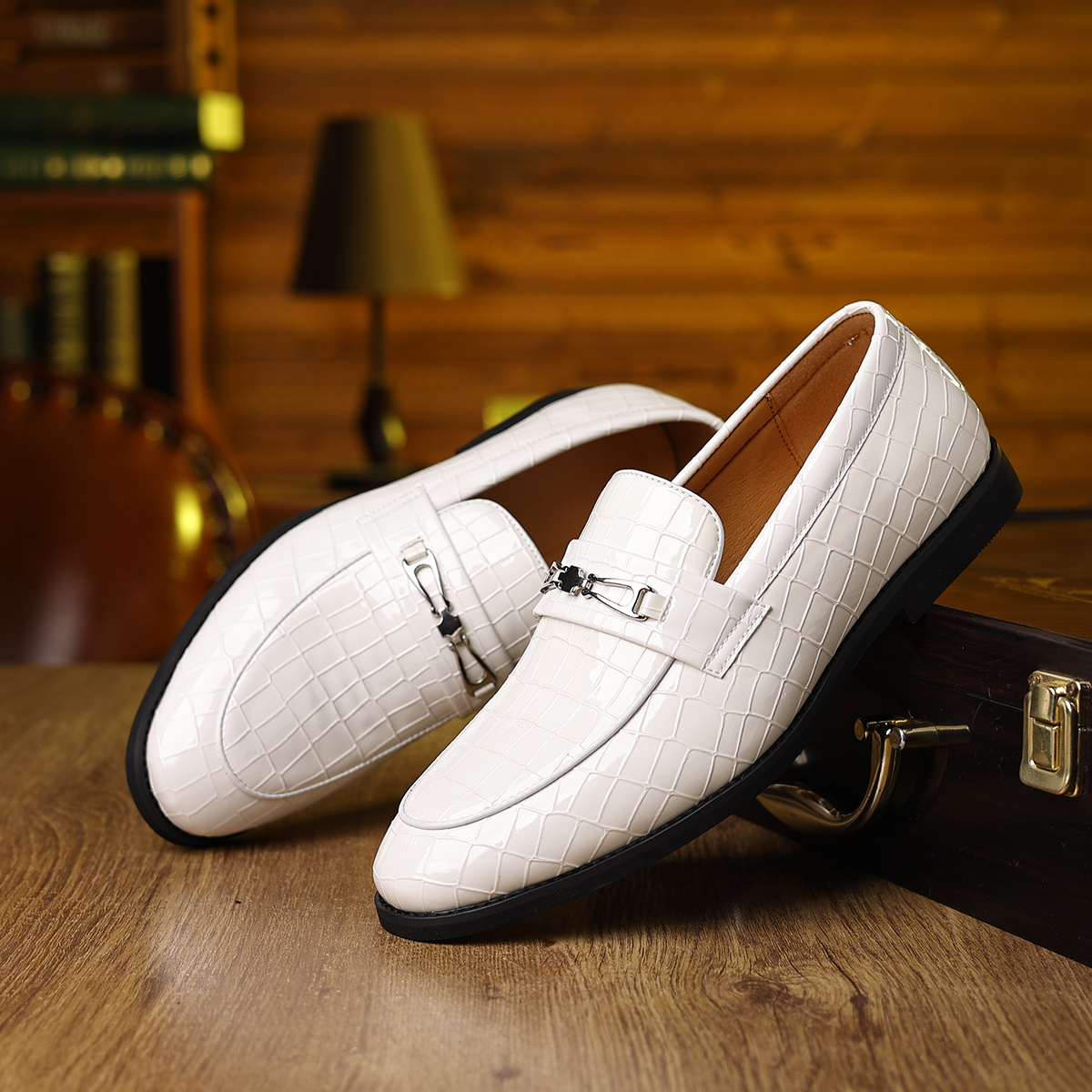 Ascot White &amp; Navy Edition